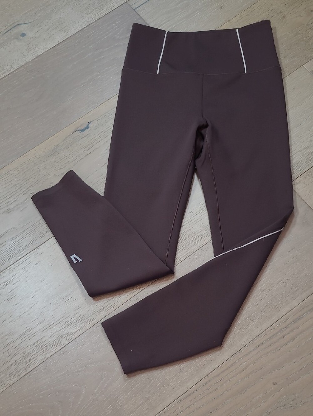 EUC Vuori Evolve Lunar Legging Women's sz M Brown Uplift Active Bottom